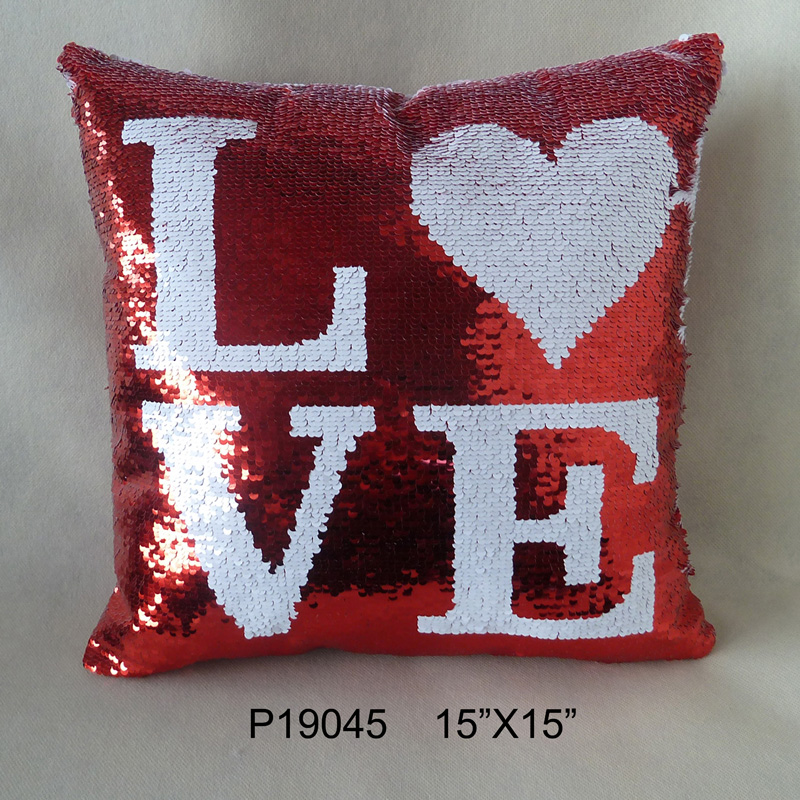 EP0079 Hot stamping process LOVE Sequin Pillow